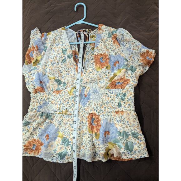 Flirty feminine blouse w/gold butterfly button accents, flutter sleeves, Meraki - Picture 7 of 8